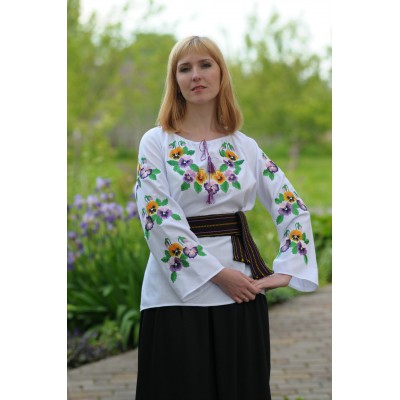 Embroidered blouse "Olvia: pansies"